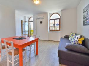 Posezení v ubytování Apartment Val-3 by Interhome + 21 fotografií