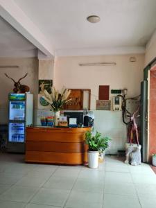 a room with a counter with plants on it at Khách sạn Dạ Lan in Ðông Hòa