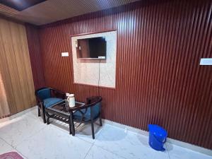 Televisyen dan/atau pusat hiburan di New Hotel Mahadev