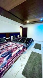 Televisyen dan/atau pusat hiburan di New Hotel Mahadev