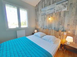 Photo de la galerie de l'établissement Maison 5 pièces avec wifi, près plage et centre, Brem sur Mer - FR-1-224A-73, à Brem-sur-Mer