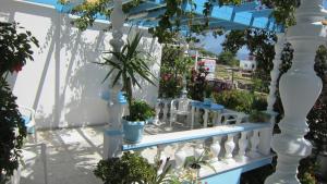 Ein Garten an der Unterkunft Sandalis Hotel