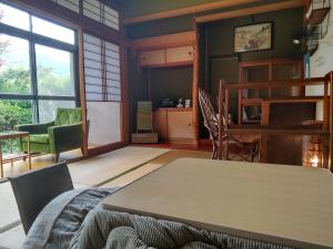 Posezení v ubytování 駅前宿舎 禪 shared house zen