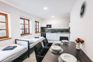 Ruang duduk di Apartmány U Doskočilů