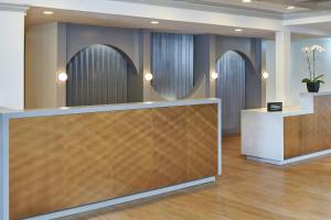 DoubleTree by Hilton Hotel Berkeley Marina大厅或接待区