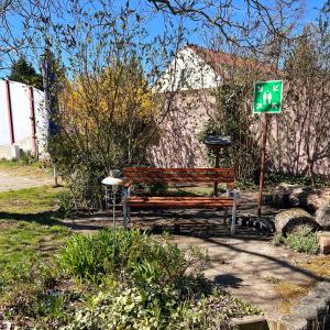 Um jardim no exterior de Das Jaartn - Boardinghouse Appartements & Ferienwohnung