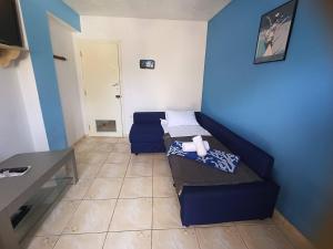 Gallery image of Blue Dolphins 2 bedroomed house with court yard in Skiathos Town