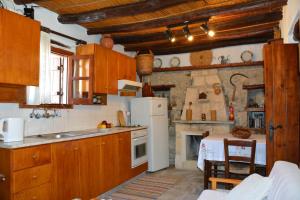 Dapur atau dapur kecil di Agrotiko Traditional Houses