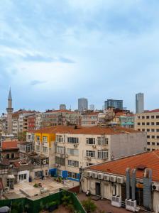 Nespecifikovaný výhled na destinaci Istanbul nebo výhled na město při pohledu z aparthotelu
