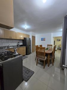 Galeriebild der Unterkunft Casa Santo Domingo Este, Residencial Ciudad Azul, San Isidro in La Julia