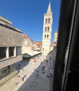 Ein allgemeiner Blick auf Zadar oder ein Stadtblick von der Pension aus