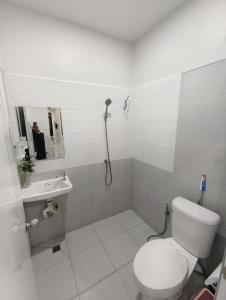 Ένα μπάνιο στο 629 Home for rent, Rawai +21 φωτογραφίες