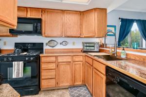 Galeriebild der Unterkunft Classic AK Townhome 2BR 2BA in Kenai