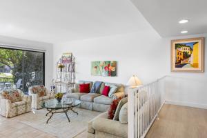 Posezení v ubytování Midtown Mountain View Villa + 27 fotografií