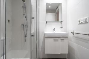 Ένα μπάνιο στο Apartamentos rurales PATXILLABORDA +97 φωτογραφίες