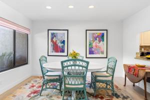 Posezení v ubytování Midtown Mountain View Villa