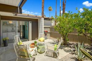 Balkón nebo terasa v ubytování Ocotillo Lodge Retropad-1BR Bungalow South PS