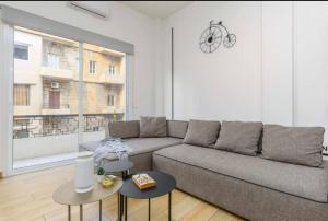 Galeriebild der Unterkunft The Hall 2BR Gemmayze in Al Mudawwar