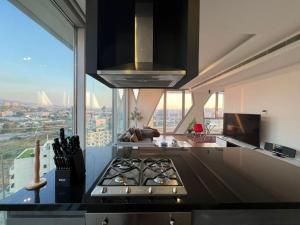 Dapur atau dapur kecil di The Cube 11, 2-BR in Sin El Fil