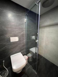 Bilik mandi di The Cube 11, 2-BR in Sin El Fil
