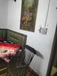 Posezení v ubytování Shri Radha Ballabh Kunj Seva SADAN + 37 fotografií