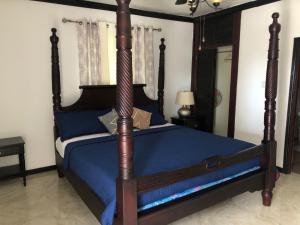 Ein Bett oder Betten in einem Zimmer der Unterkunft Starlight Chalet & Health Spa