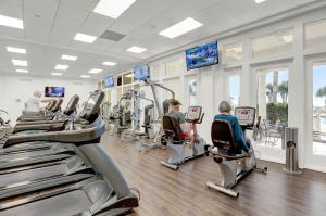 Fitness centrum a/nebo fitness zařízení v ubytování The Beach Club 909D