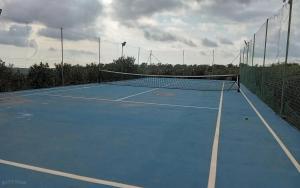 Tenis a/nebo squash v ubytování Villa Oliva Torotto nebo okolí