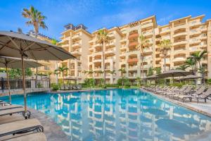Bazén v ubytování Villa la Estancia Beach Resort & Spa nebo v jeho okolí