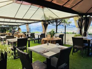 Restaurace v ubytování Hotel Sa Lumenera