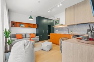 Kuchyň nebo kuchyňský kout v ubytování LAM Orange AC - Balcony