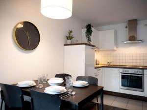 Kuchyň nebo kuchyňský kout v ubytování Studio mit Balkon + 15 fotografií