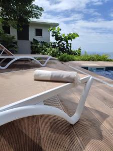 a towel is sitting on avisorvisor at VillAnolis in Le Carbet
