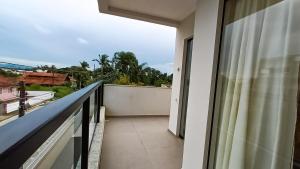 Balkón nebo terasa v ubytování Apartamento a 500mt do mar, perto do Beto Carrero, com ar condicionado