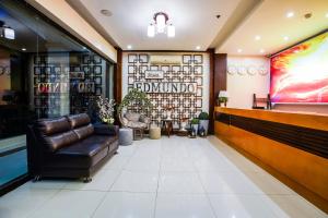 Posezení v ubytování OYO 236 Hotel Edmundo