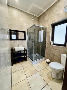 Et badeværelse på Cottages Shepit Lisu + 42 billeder