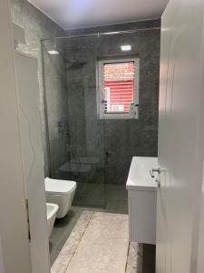 Baðherbergi á Flat in Berat's center