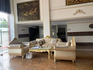Posezení v ubytování Nhan Duc Hotel