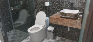 Bilik mandi di Ngoc Anh Hotel Da Lat