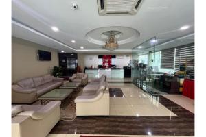 Posezení v ubytování Grand World Hotel + 37 fotografií