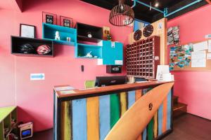 Kuchyň nebo kuchyňský kout v ubytování OYO 1074 Fin Hostel