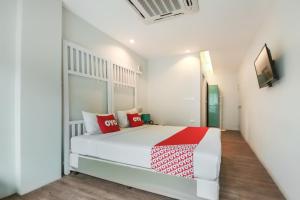 Postel nebo postele na pokoji v ubytování OYO 1074 Fin Hostel