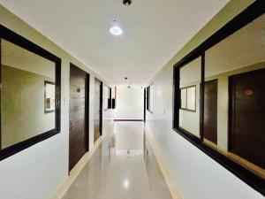 Fotografie z fotogalerie ubytování OYO 1045 Rayjan Apartelle v destinaci Manila