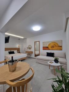 A kitchen or kitchenette at Hotel Andreas - Agistri (Skala)