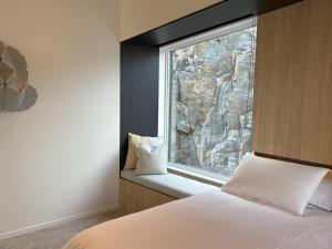 Postel nebo postele na pokoji v ubytování Le Ürban- Chalet avec Terrasse Spa BBQ vue Montagnes-près de Tremblant- nouveau