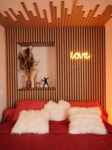 Galeriebild der Unterkunft Love Room - Luxe et Romance in Bourg-en-Bresse