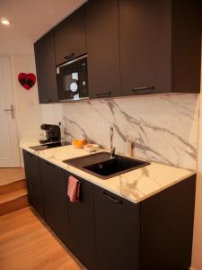 Galeriebild der Unterkunft Love Room - Luxe et Romance in Bourg-en-Bresse + 49 Fotos