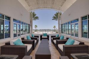 Posezení v ubytování Luxurious Daytona Beach Condo with Resort Amenities!