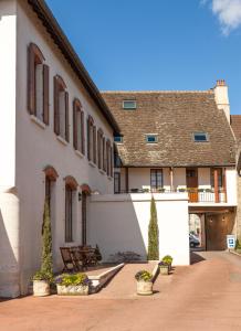 Gallery image of Hotel De La Cloche in Beaune