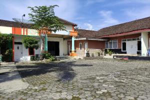 Gallery image of SPOT ON 91105 Hotel Salsabila in Magelang